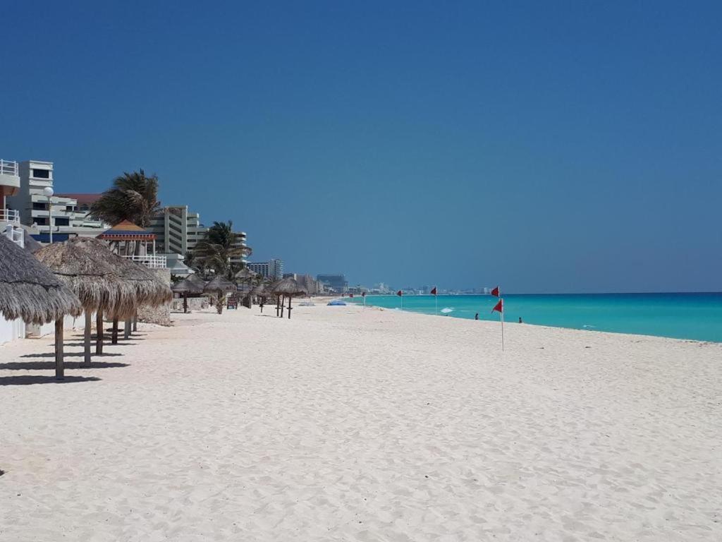 Departamentos Al Lado Del Mar En Zona Hotelera Канкун Екстер'єр фото