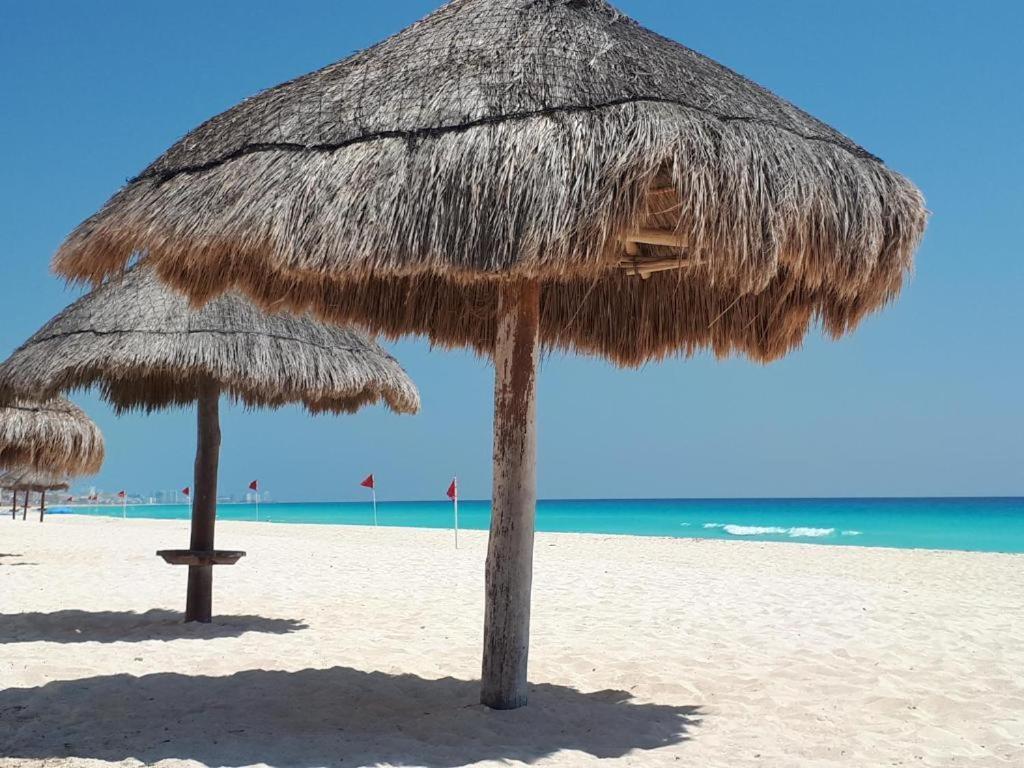 Departamentos Al Lado Del Mar En Zona Hotelera Канкун Екстер'єр фото